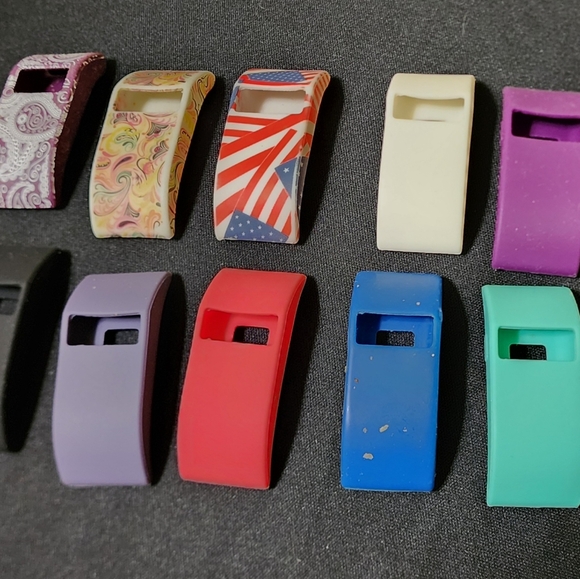 Bundle of 16 silicone covers for a Fitbit Charge HR - Picture 2 of 2